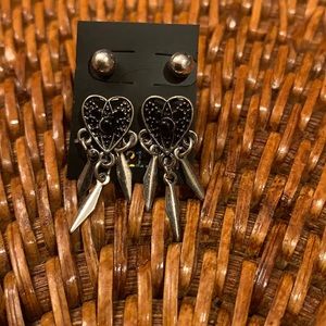 💥$5 if bundled NWT Boho Heart and small stud set Earrings